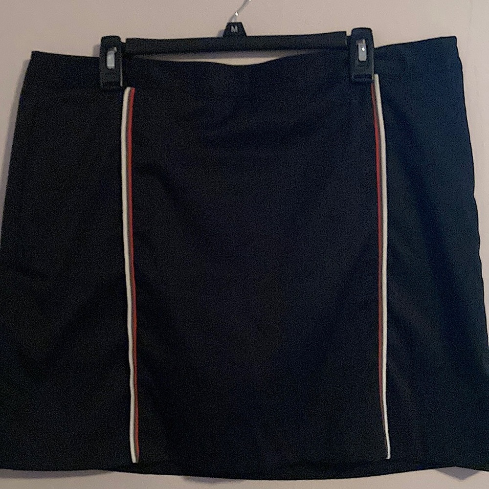 Greg Norman Women's Golf Black Skort Stripe Side Zipper back Pocket Size 14